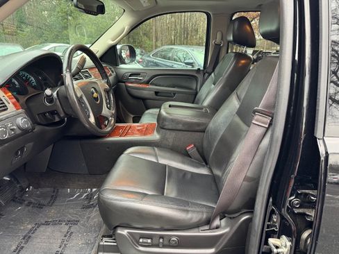 Used 2013 Chevrolet Avalanche LTZ image 8