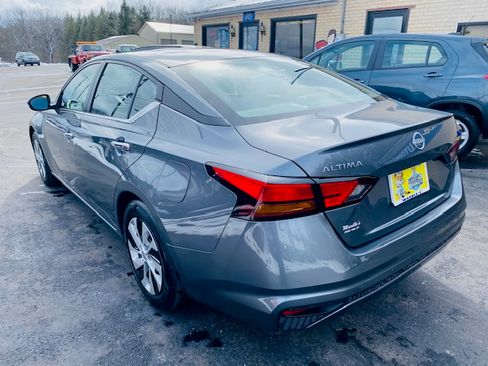 Used 2024 Nissan Altima 2.5 S image 10