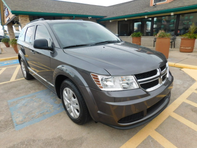 Used 2019 Dodge Journey FWD SE image 1