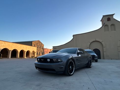 Used 2011 Ford Mustang GT Premium image 15