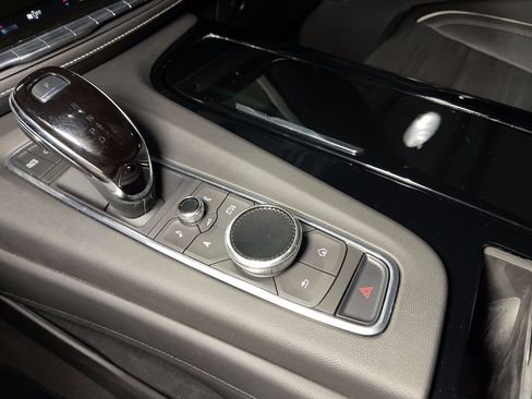 Used 2023 Cadillac Escalade Platinum Luxury image 45