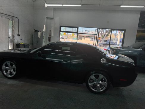 Used 2012 Dodge Challenger R/T image 6