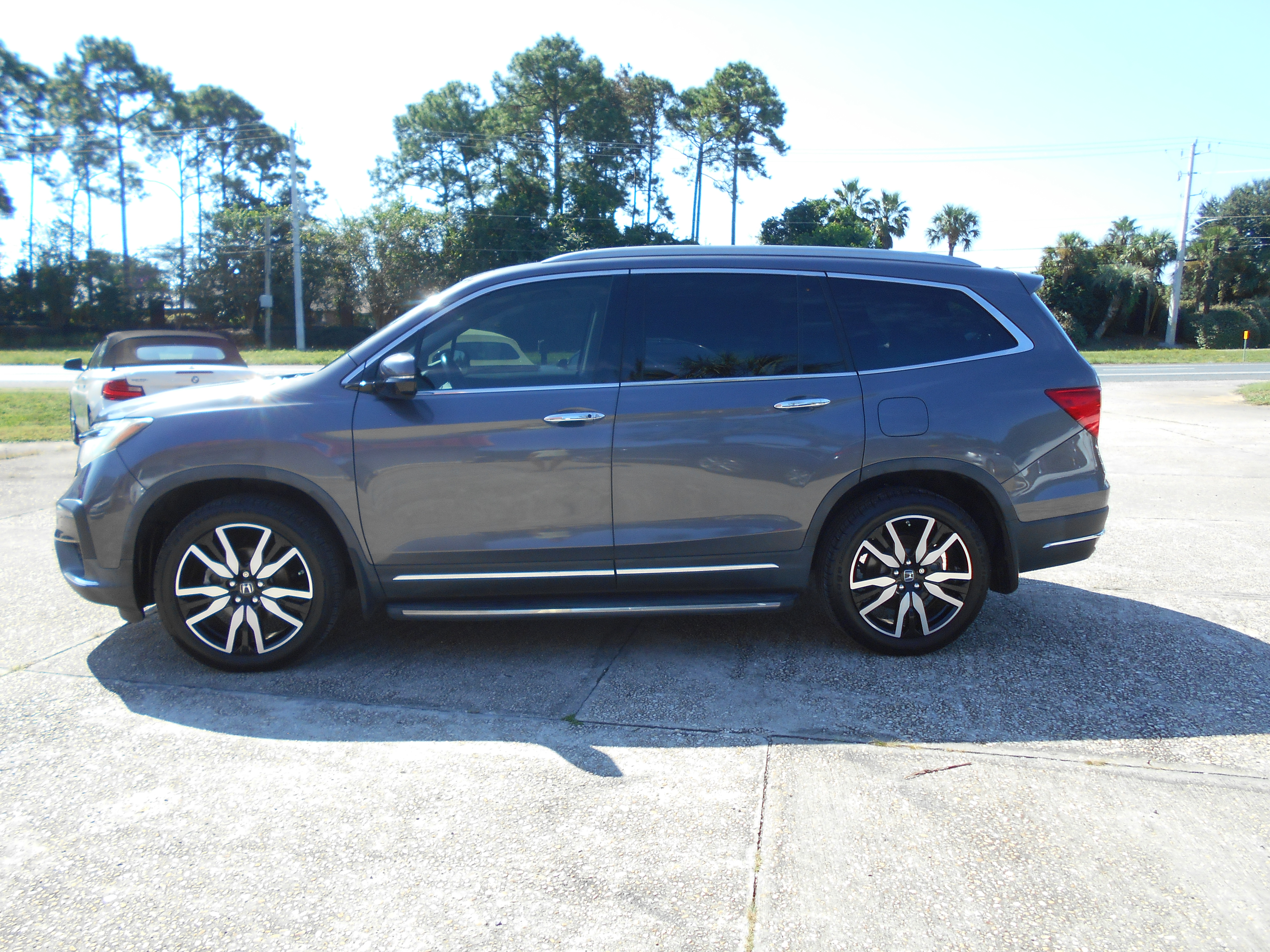 Used 2019 Honda Pilot AWD Elite image 1