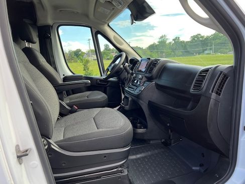 Used 2025 RAM ProMaster 2500 136 FWD image 13