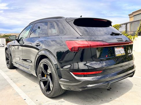 Used 2023 Audi e-tron S Prestige AWD/4WD image 3