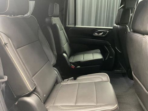 Used 2023 GMC Yukon XL SLT image 15