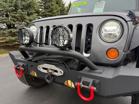 Used 2012 Jeep Wrangler Unlimited Rubicon image 5