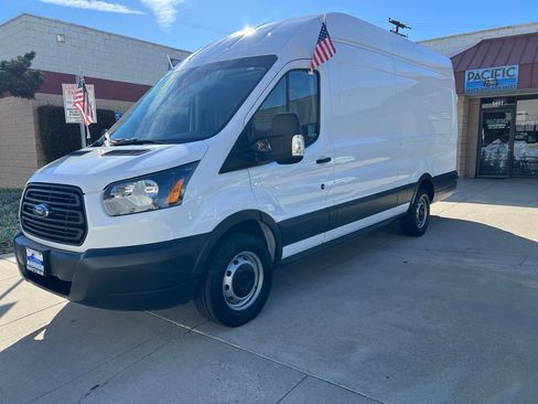 Used 2015 Ford Transit 250 XL image 1