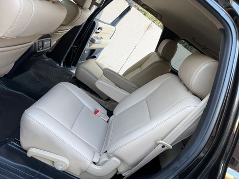 Used 2017 Toyota Sequoia 4WD Limited image 18