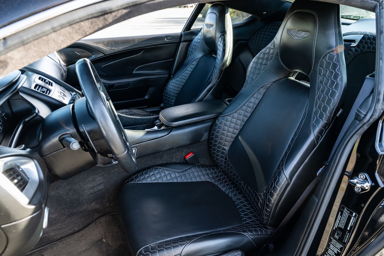 Used 2014 Aston Martin Vanquish Coupe RWD image 37