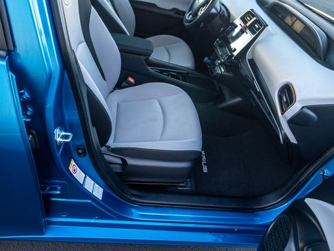 Used 2019 Toyota Prius image 20