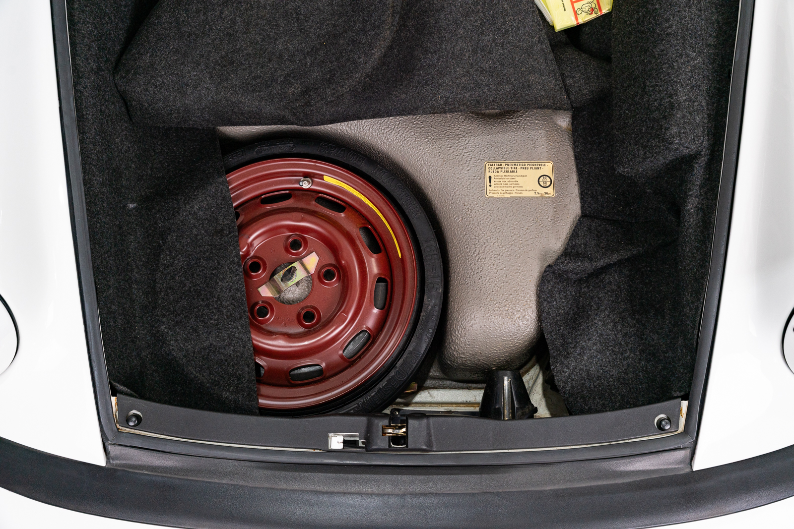 Used 1987 Porsche 911 Carrera Coupe RWD image 52