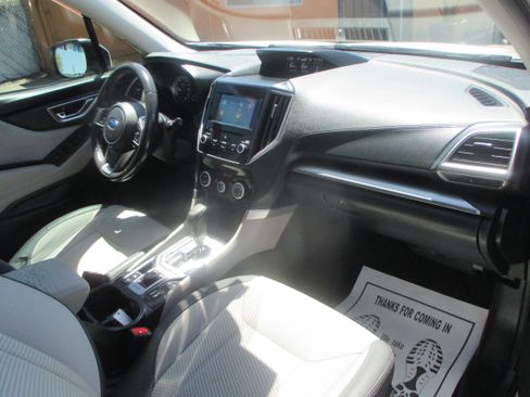 Used 2021 Subaru Forester Premium AWD/4WD image 9