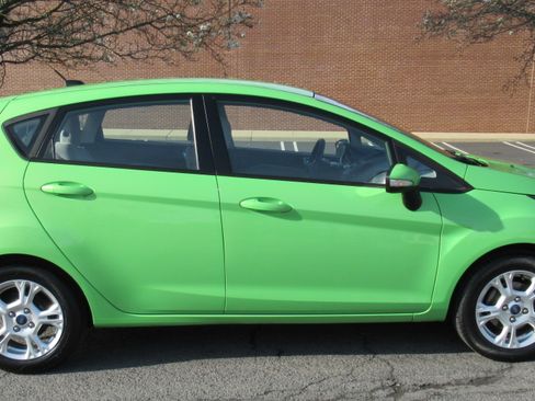 Used 2014 Ford Fiesta SE image 4