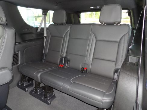 Used 2025 GMC Yukon XL Denali image 24