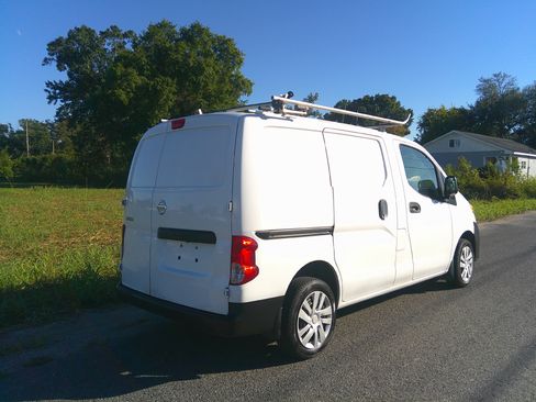 Used 2018 Nissan NV200 SV image 5