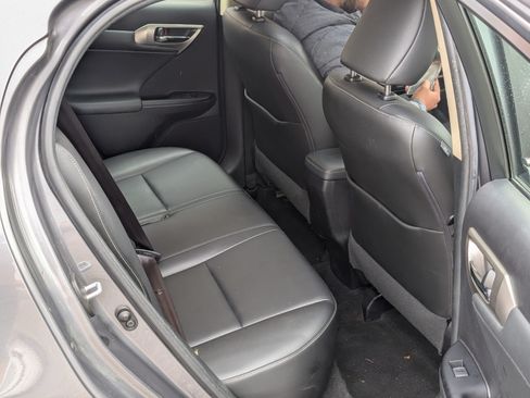 Used 2015 Lexus CT 200h image 13