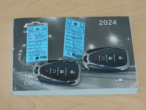 Used 2024 Chevrolet Trax LT w/ 1LT FWD image 30