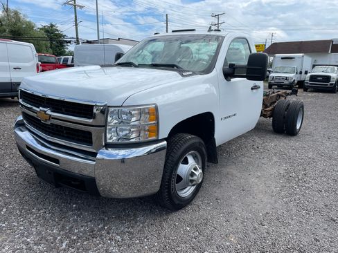Used 2009 Chevrolet Silverado 3500 W/T image 1