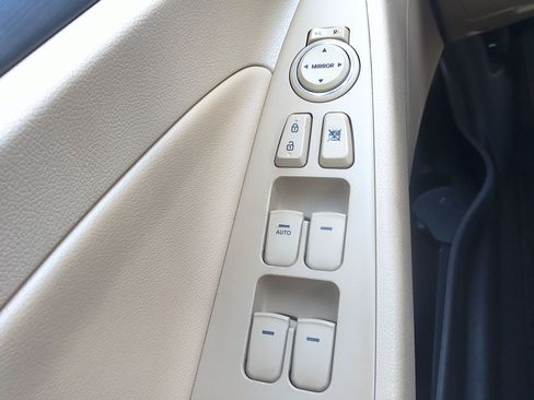 Used 2012 Hyundai Sonata Blue image 23