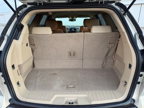 Used 2011 Buick Enclave CXL image 19