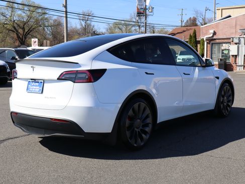 Used 2025 Tesla Model Y Performance image 9