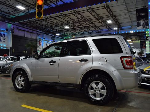Used 2010 Ford Escape XLT image 12