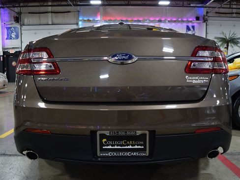 Used 2015 Ford Taurus SE image 9