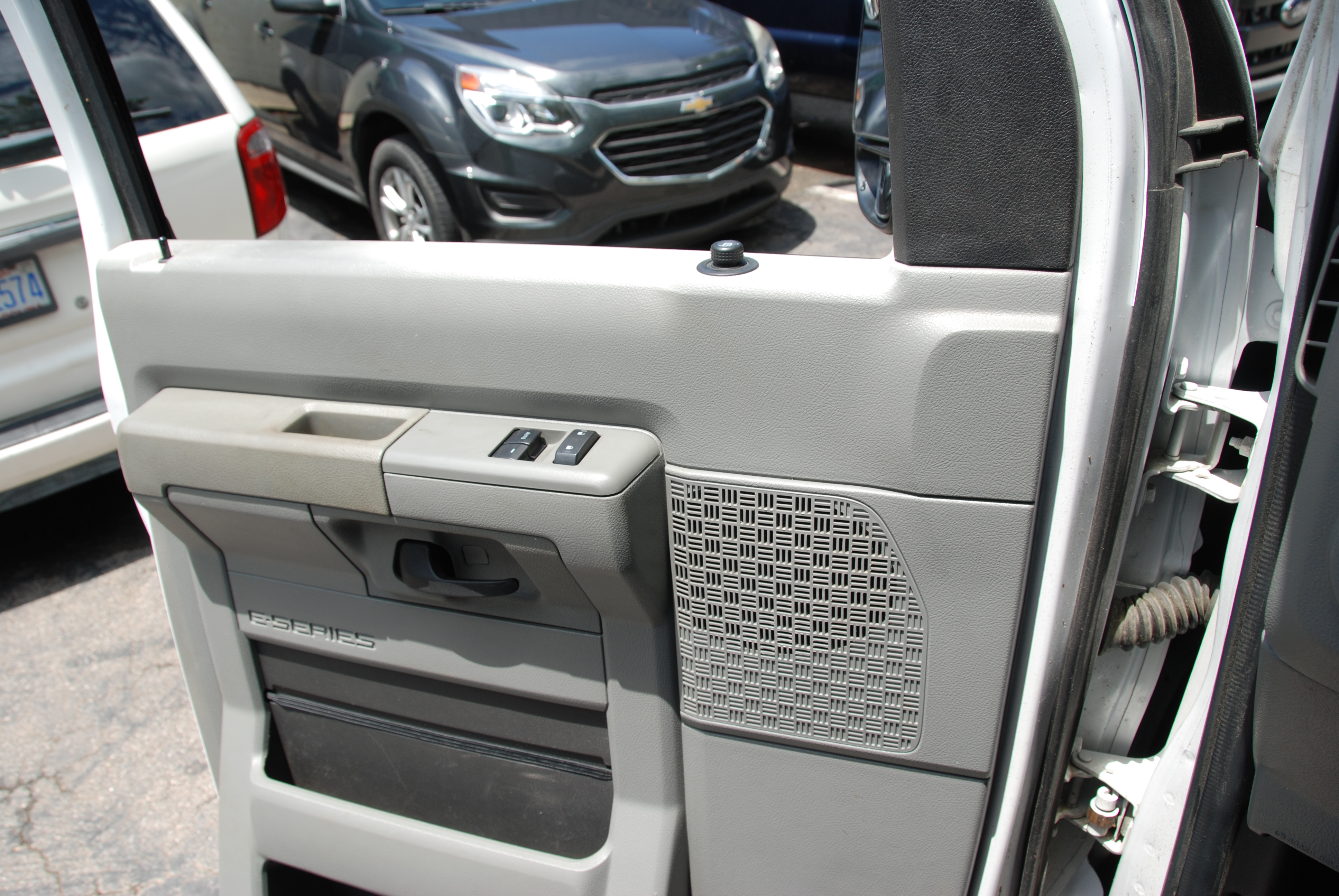 Used 2015 Ford E-350 and Econoline 350 Super Duty RWD image 24
