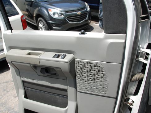 Used 2015 Ford E-350 and Econoline 350 Super Duty RWD image 24
