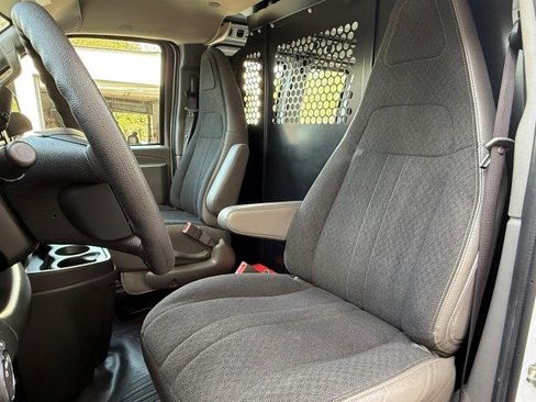 Used 2024 Chevrolet Express 2500 image 16