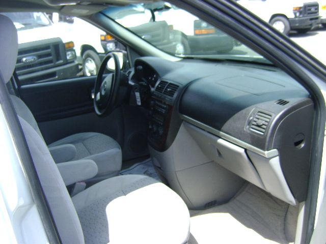 Used 2008 Chevrolet Uplander LS Minivan 4D FWD image 3
