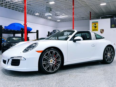 Used 2015 Porsche 911 Targa 4S image 1