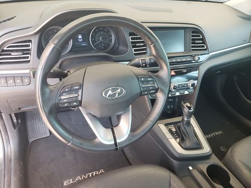 Used 2019 Hyundai Elantra SEL image 15