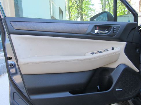 Used 2015 Subaru Outback 3.6R Limited AWD/4WD image 13