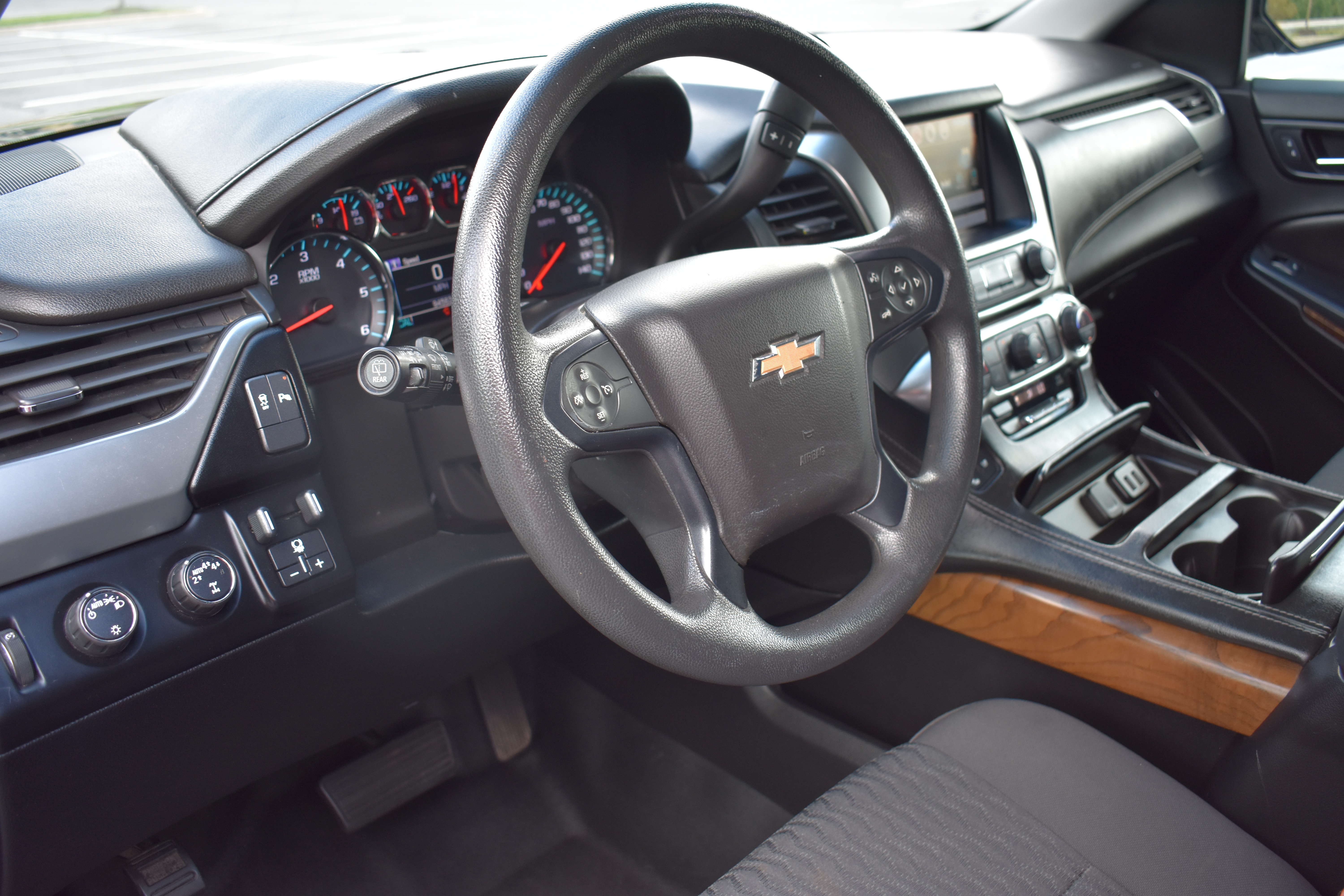 Used 2018 Chevrolet Tahoe 4WD image 21