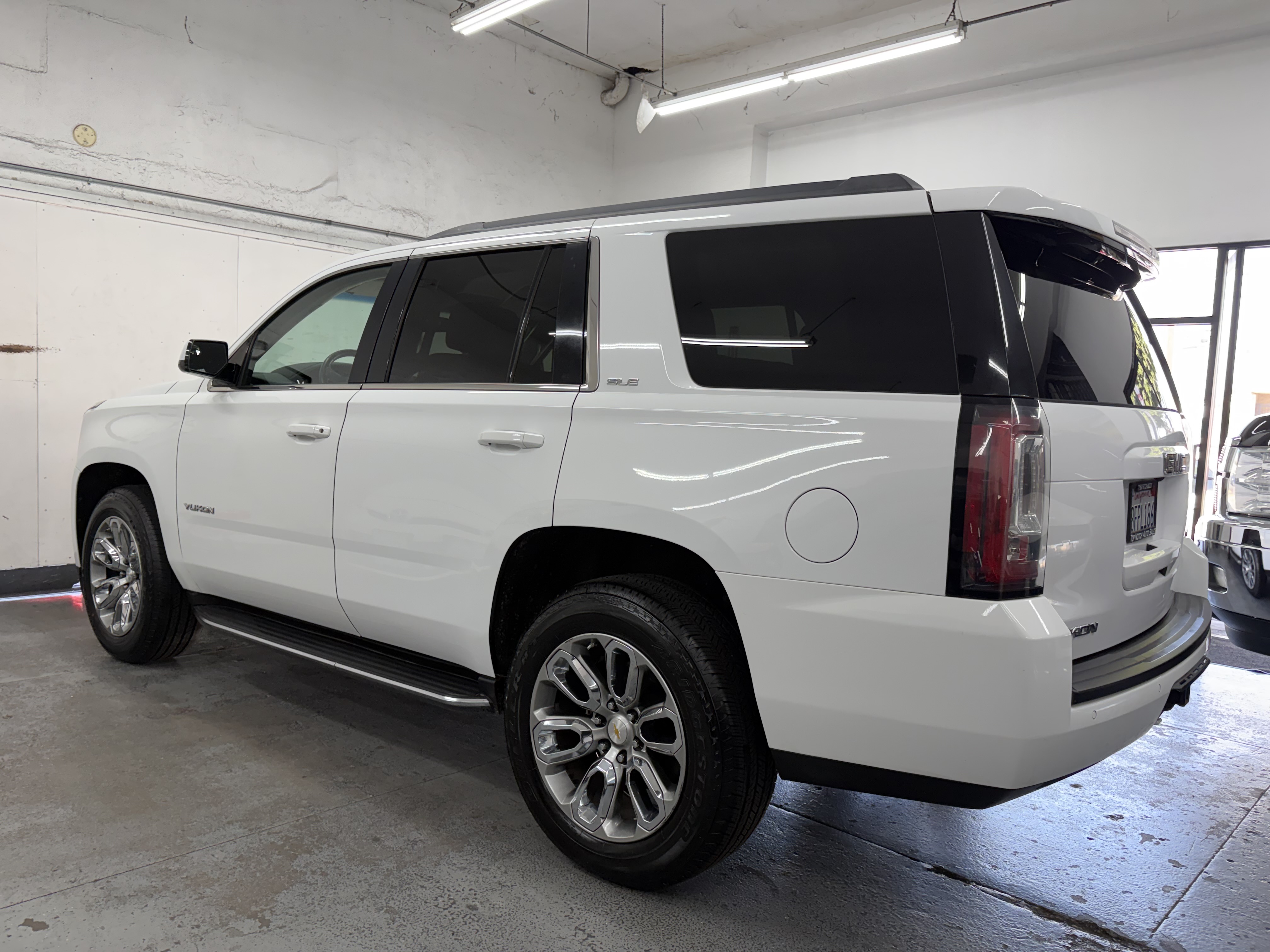 Used 2018 GMC Yukon 2WD SLE image 5