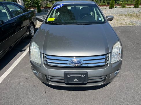 Used 2009 Ford Fusion SEL V6 FWD image 2