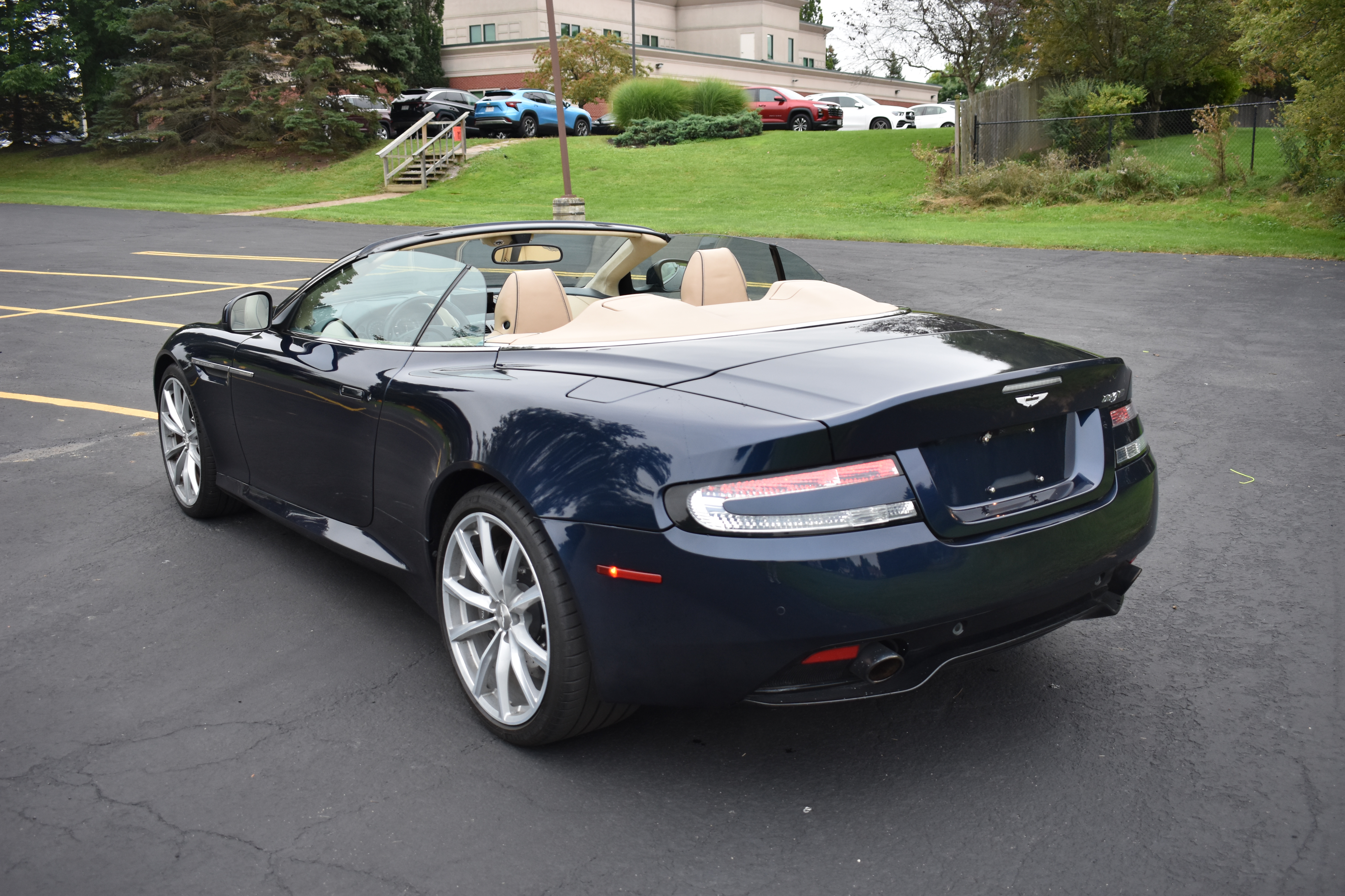 Used 2016 Aston Martin DB9 GT Volante RWD image 10