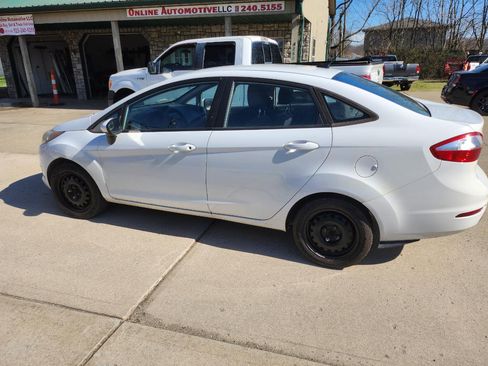 Used 2019 Ford Fiesta S image 6