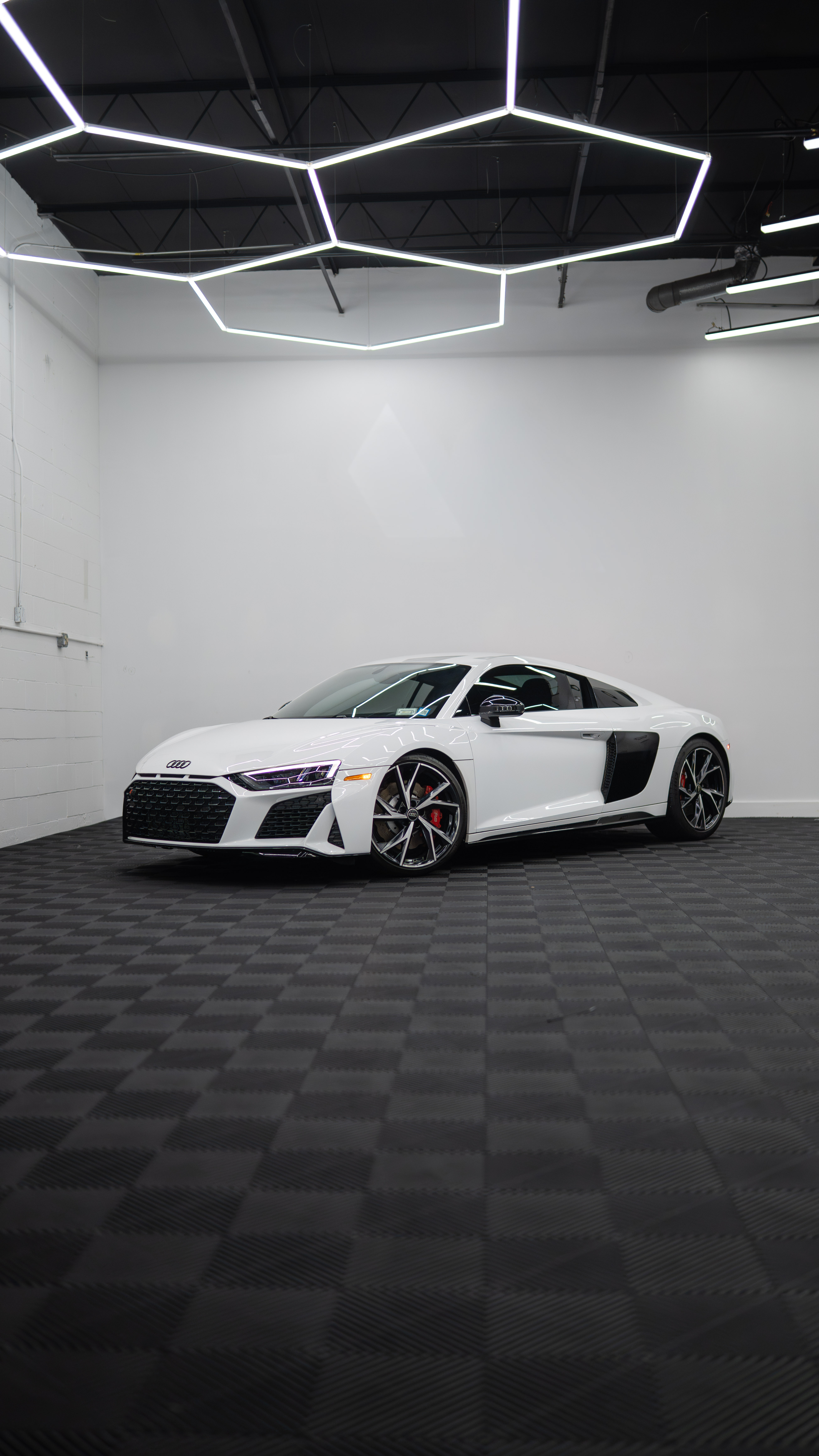 Used 2023 Audi R8 V10 performance Coupe RWD image 4