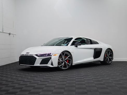 Used 2023 Audi R8 V10 performance Coupe RWD image 4