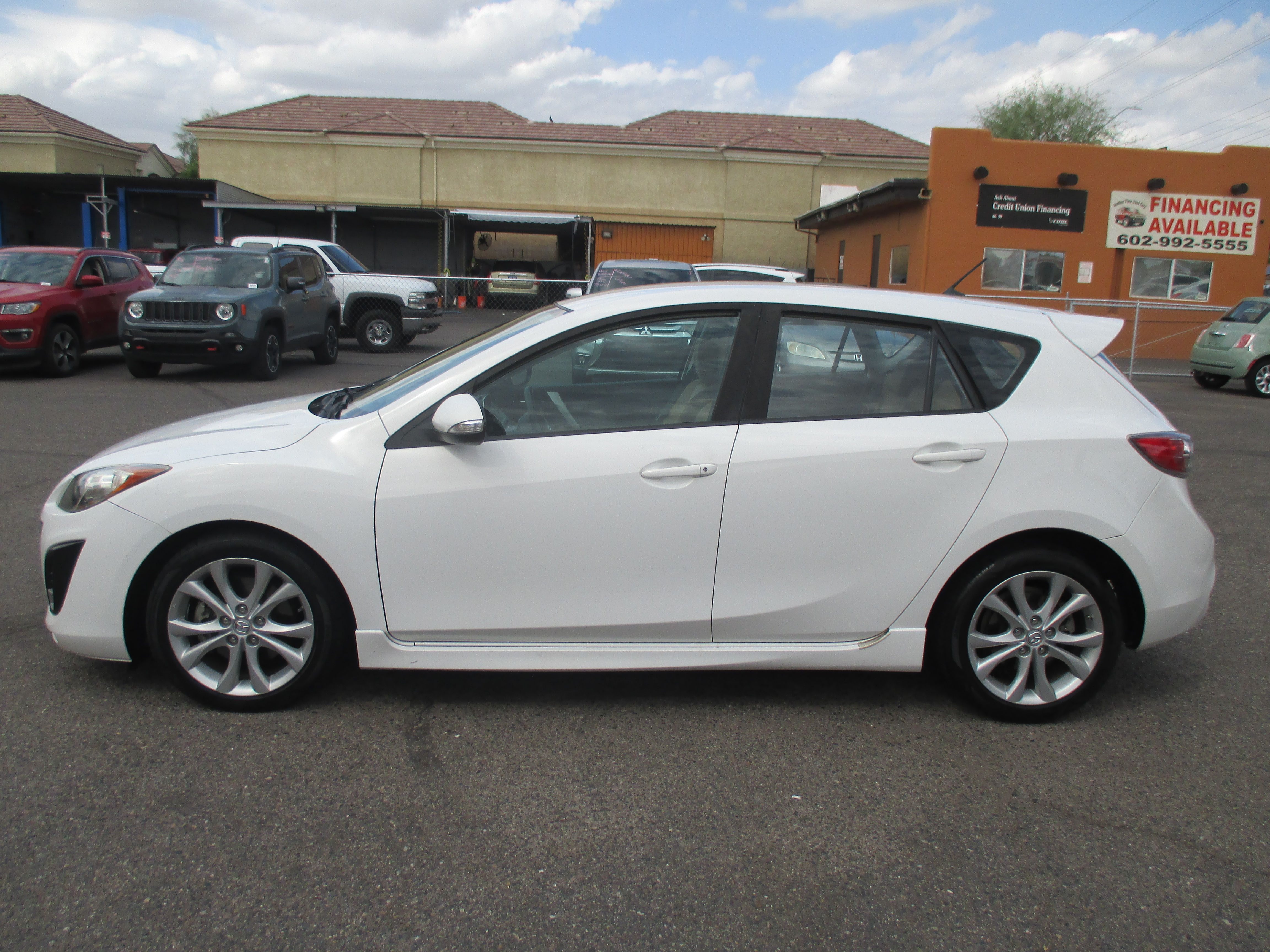 Used 2010 MAZDA MAZDA3 s Hatchback FWD image 1