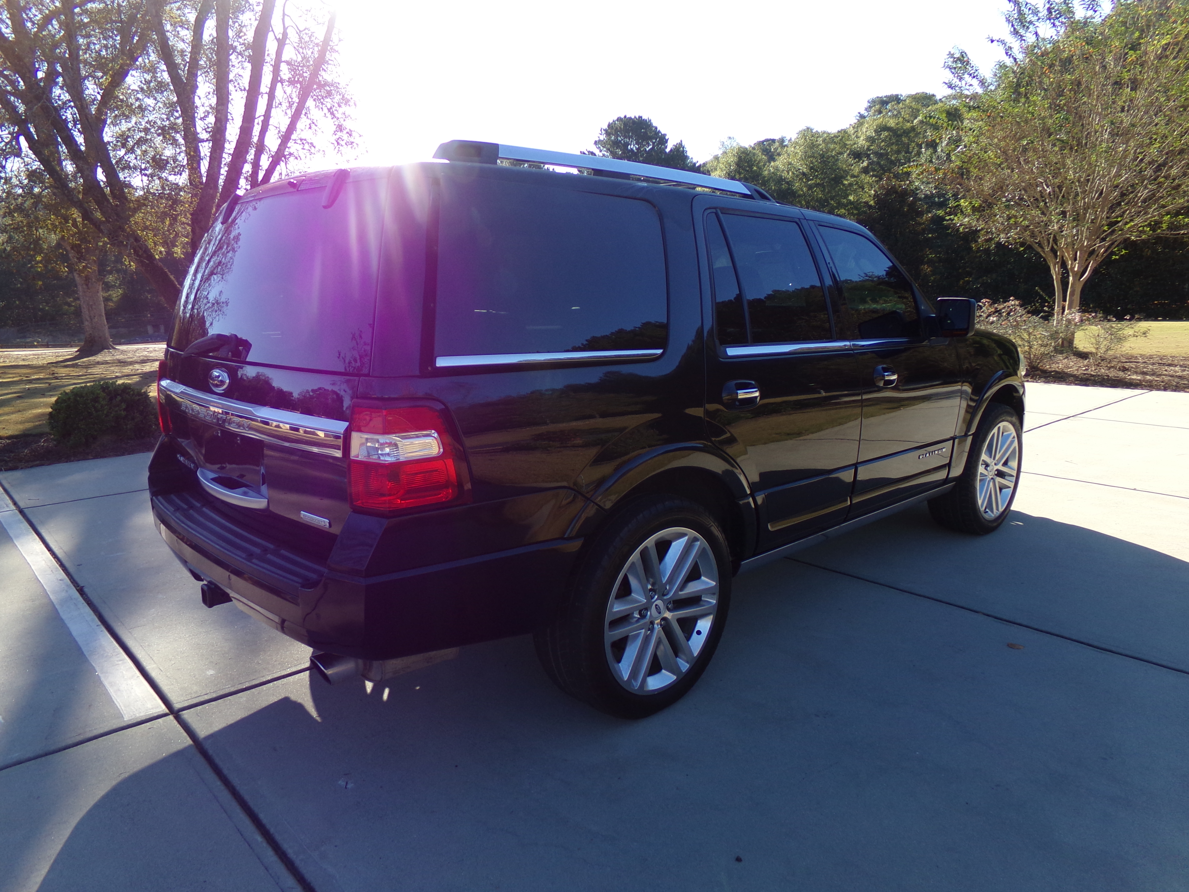 Used 2015 Ford Expedition Platinum AWD/4WD image 5