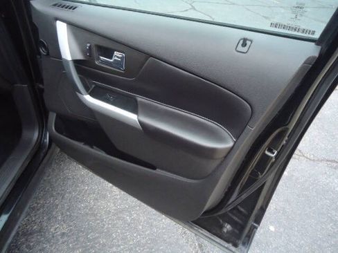 Used 2013 Ford Edge SE image 14
