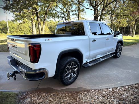 Used 2025 GMC Sierra 1500 SLT image 5