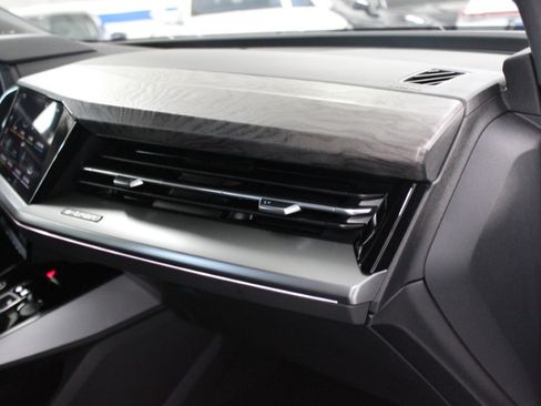 Used 2024 Audi Q4 e-tron Premium Plus image 40