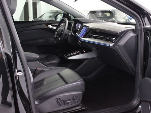 Used 2024 Audi Q4 e-tron quattro Prestige AWD/4WD image 44