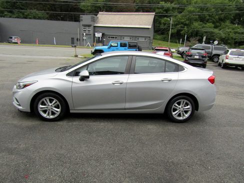 Used 2016 Chevrolet Cruze LT Sedan FWD image 6