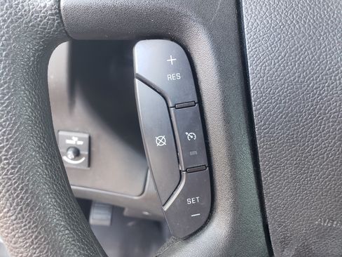 Used 2024 GMC Savana 2500 image 15